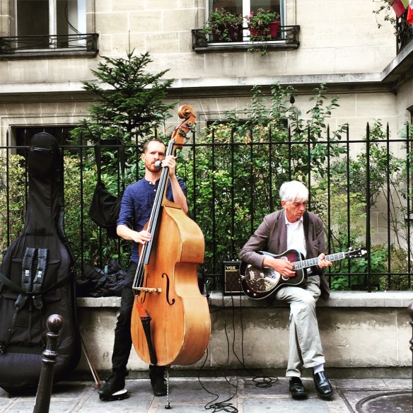 1EF2CABC-2C2F-4695-9BA7-F6B0939A310F